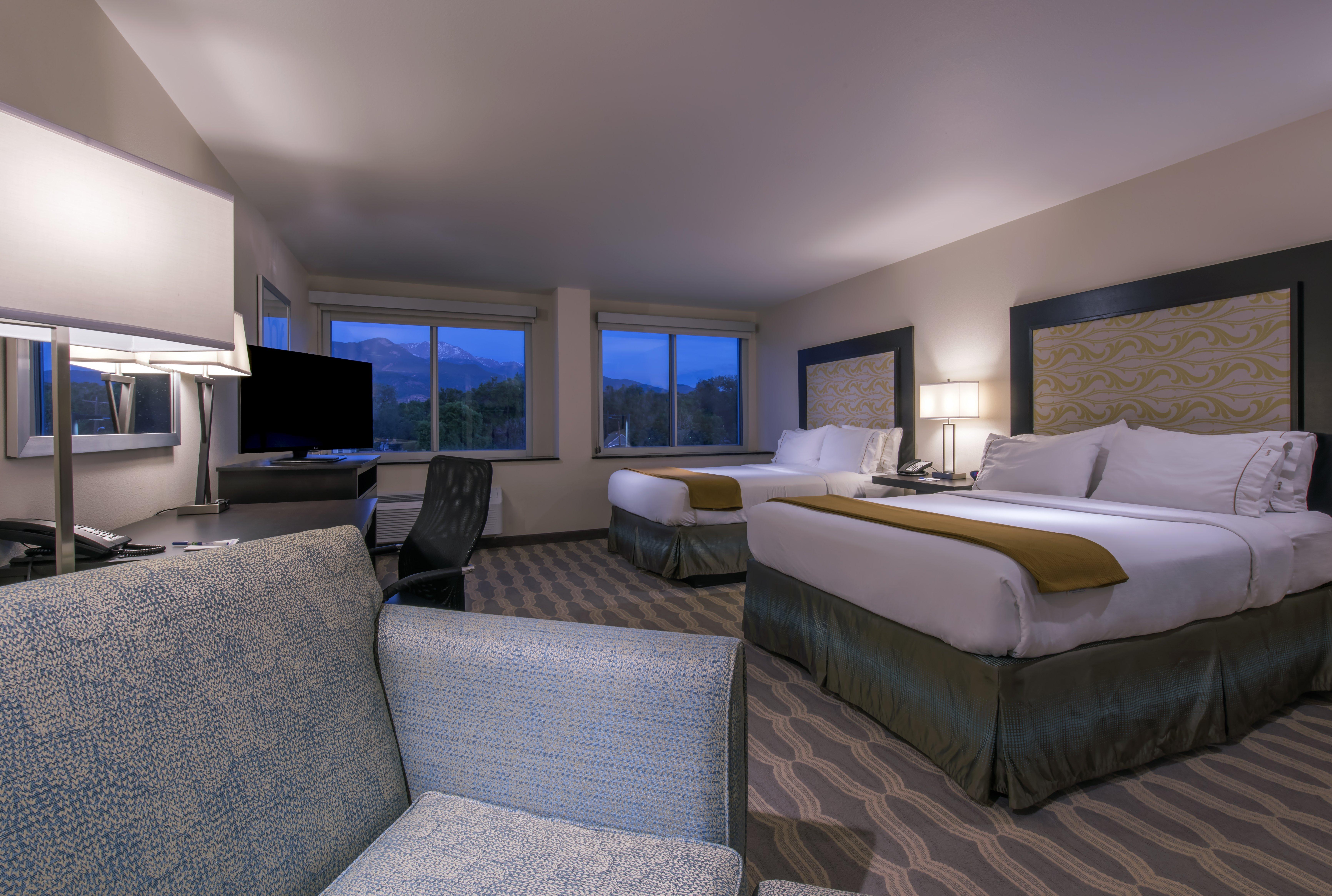Holiday Inn Express & Suites Colorado Springs Central By Ihg Dış mekan fotoğraf