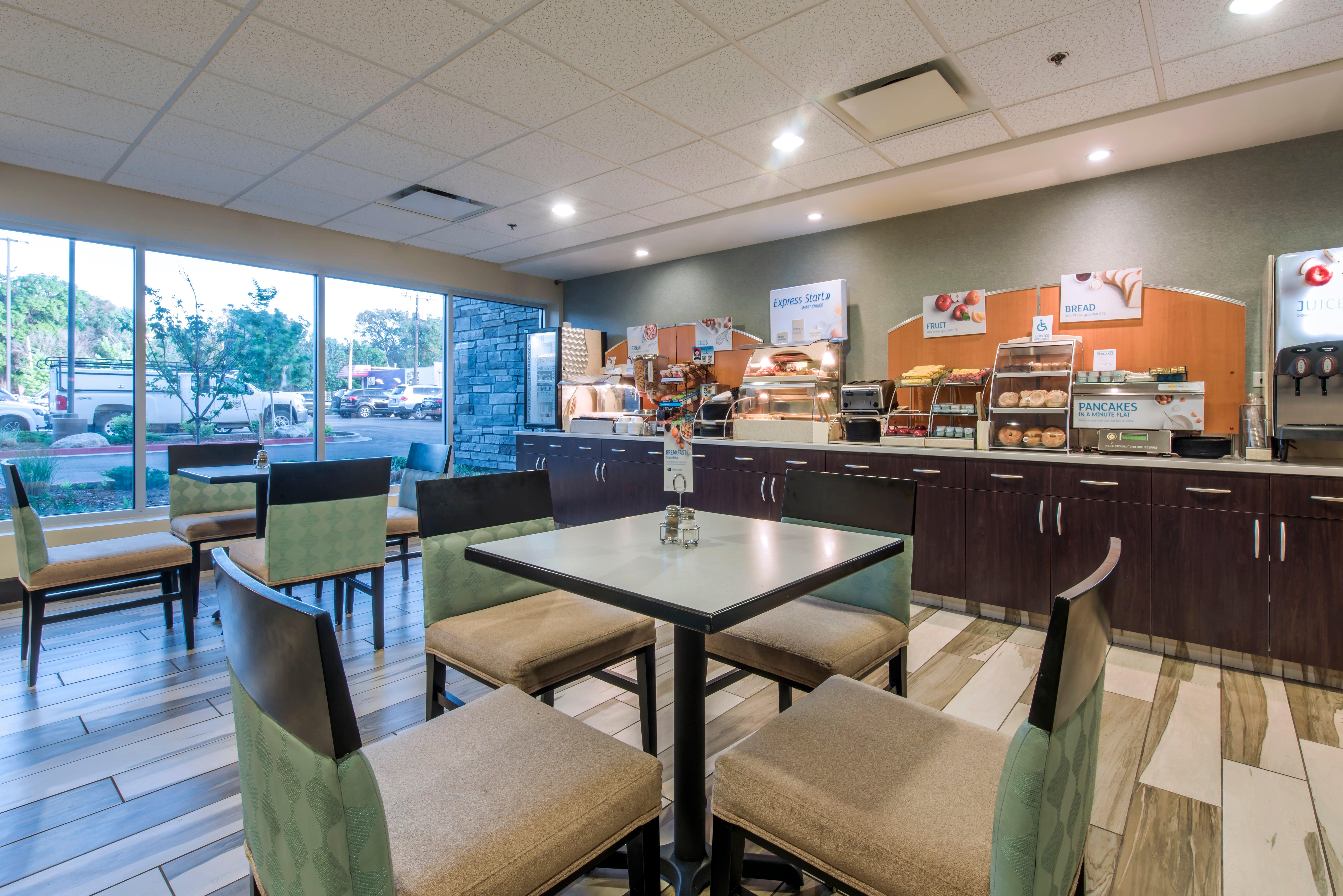 Holiday Inn Express & Suites Colorado Springs Central By Ihg Dış mekan fotoğraf