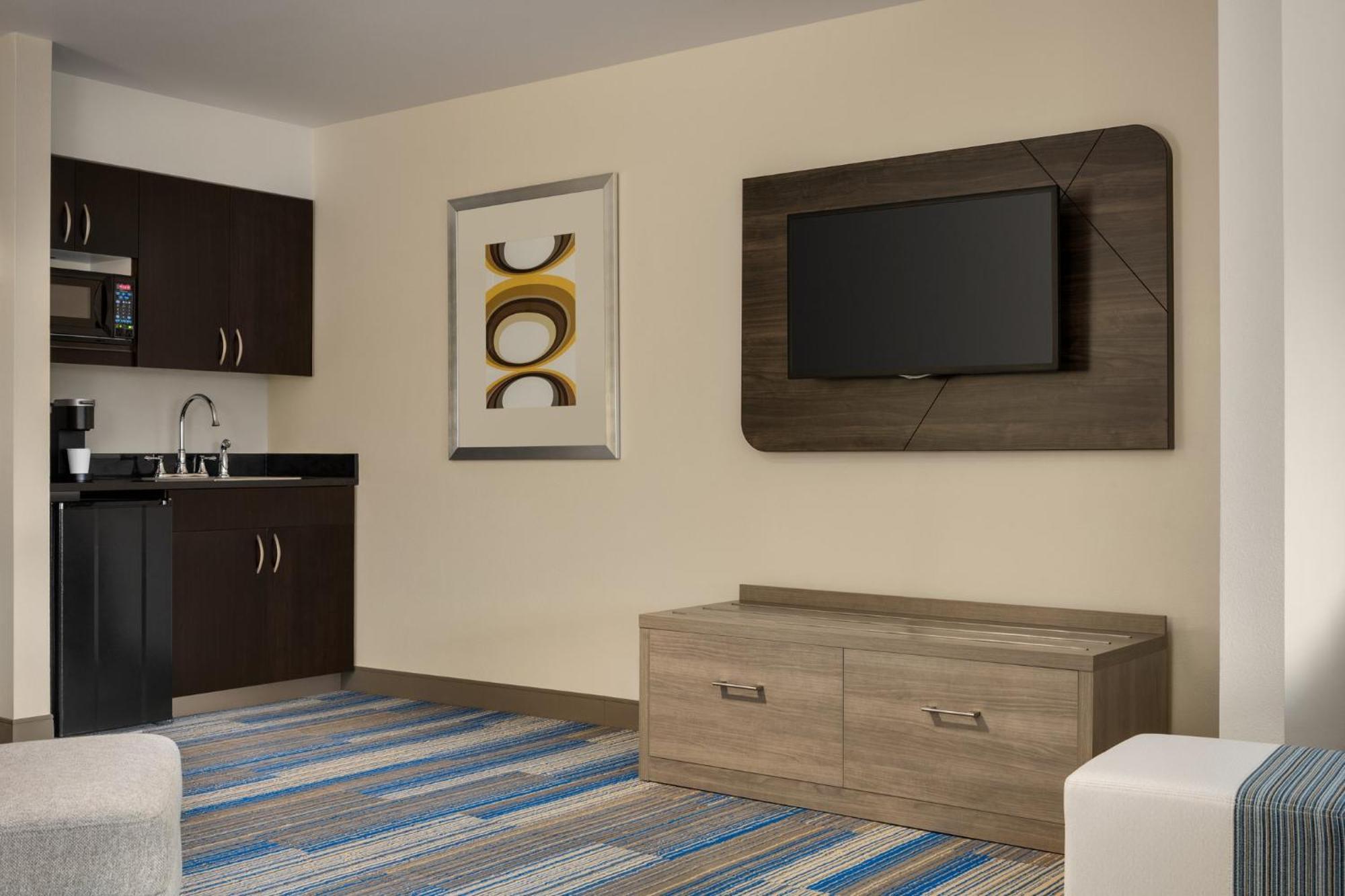 Holiday Inn Express & Suites Colorado Springs Central By Ihg Dış mekan fotoğraf