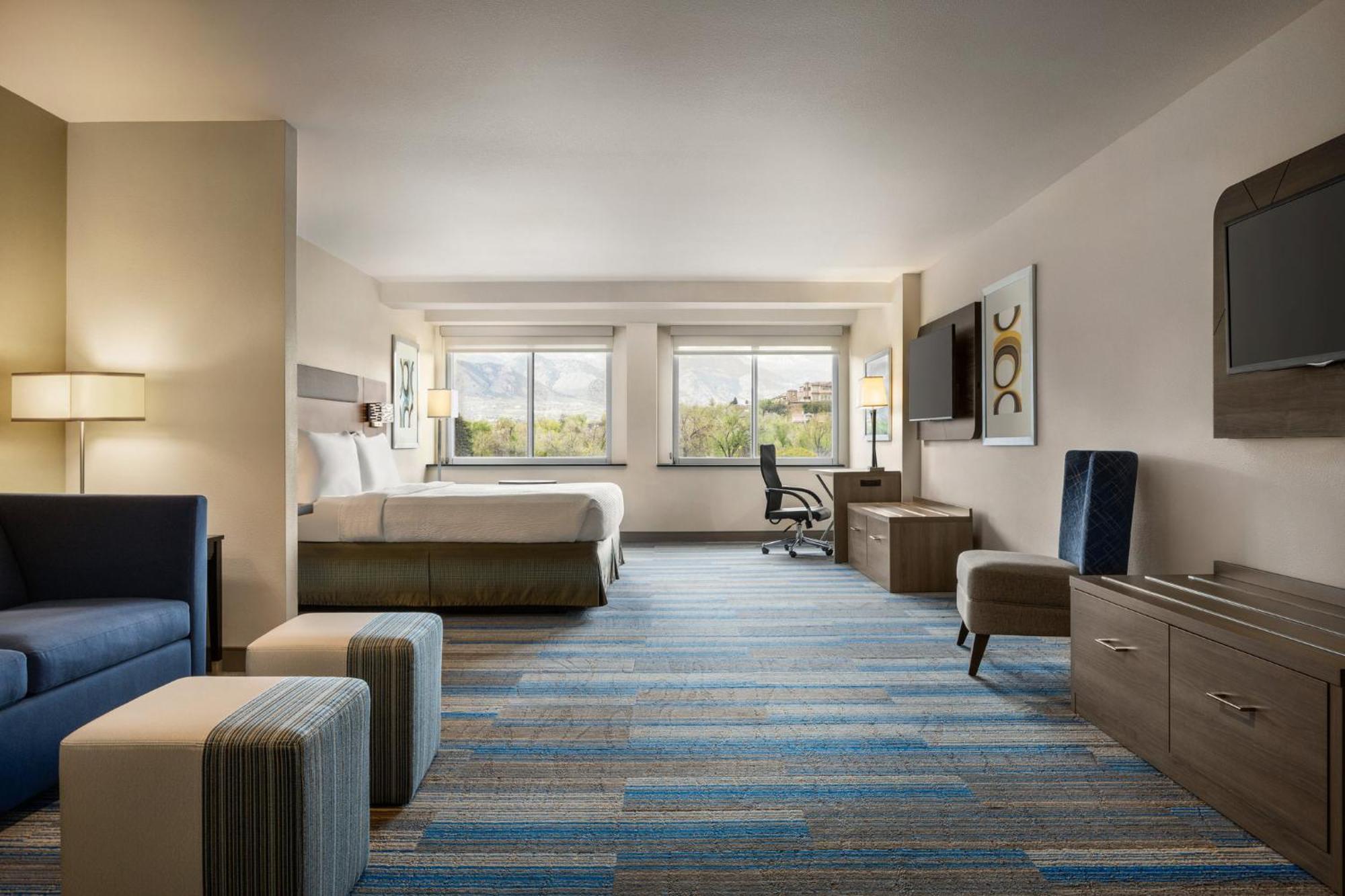 Holiday Inn Express & Suites Colorado Springs Central By Ihg Dış mekan fotoğraf