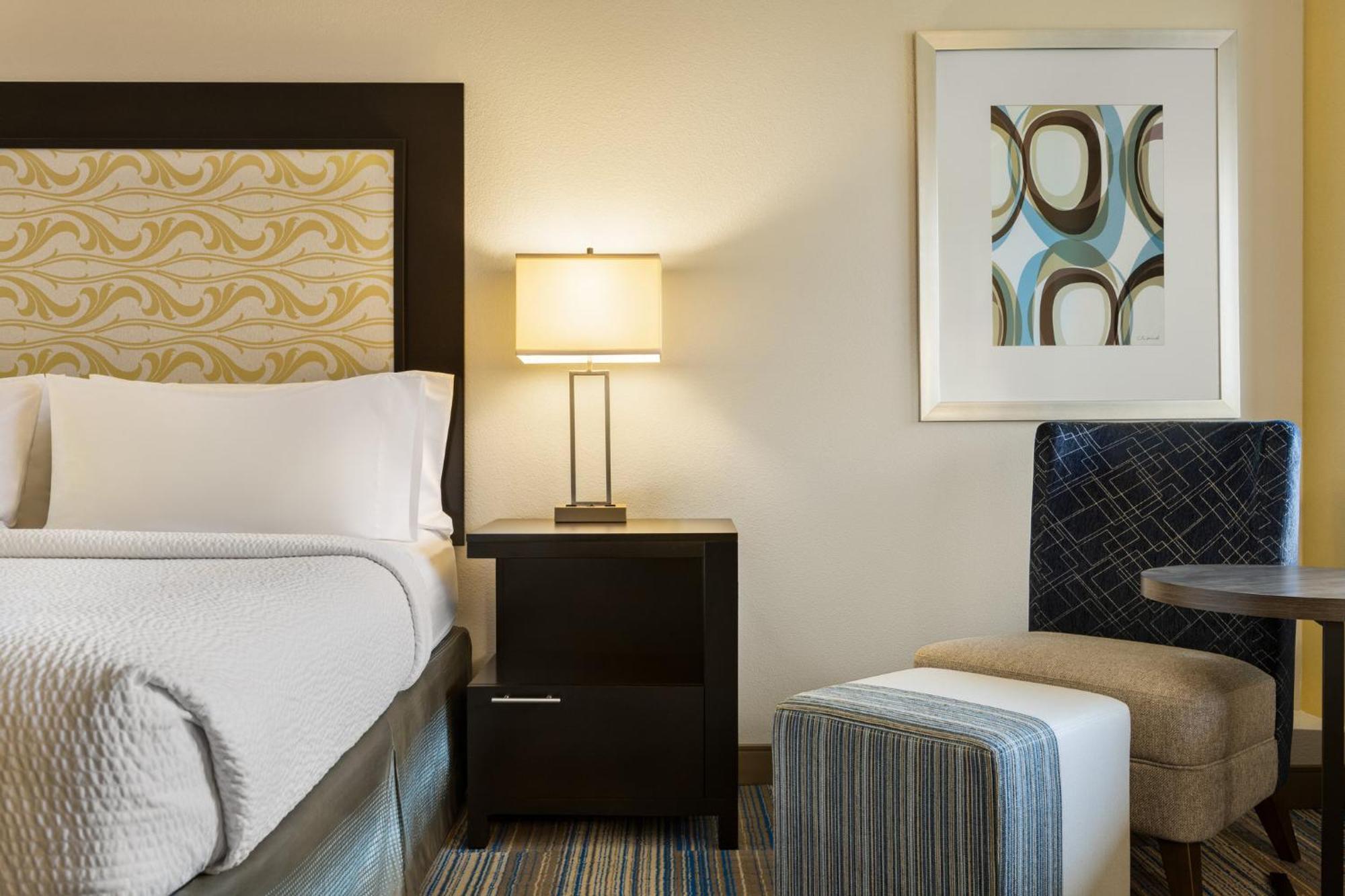 Holiday Inn Express & Suites Colorado Springs Central By Ihg Dış mekan fotoğraf