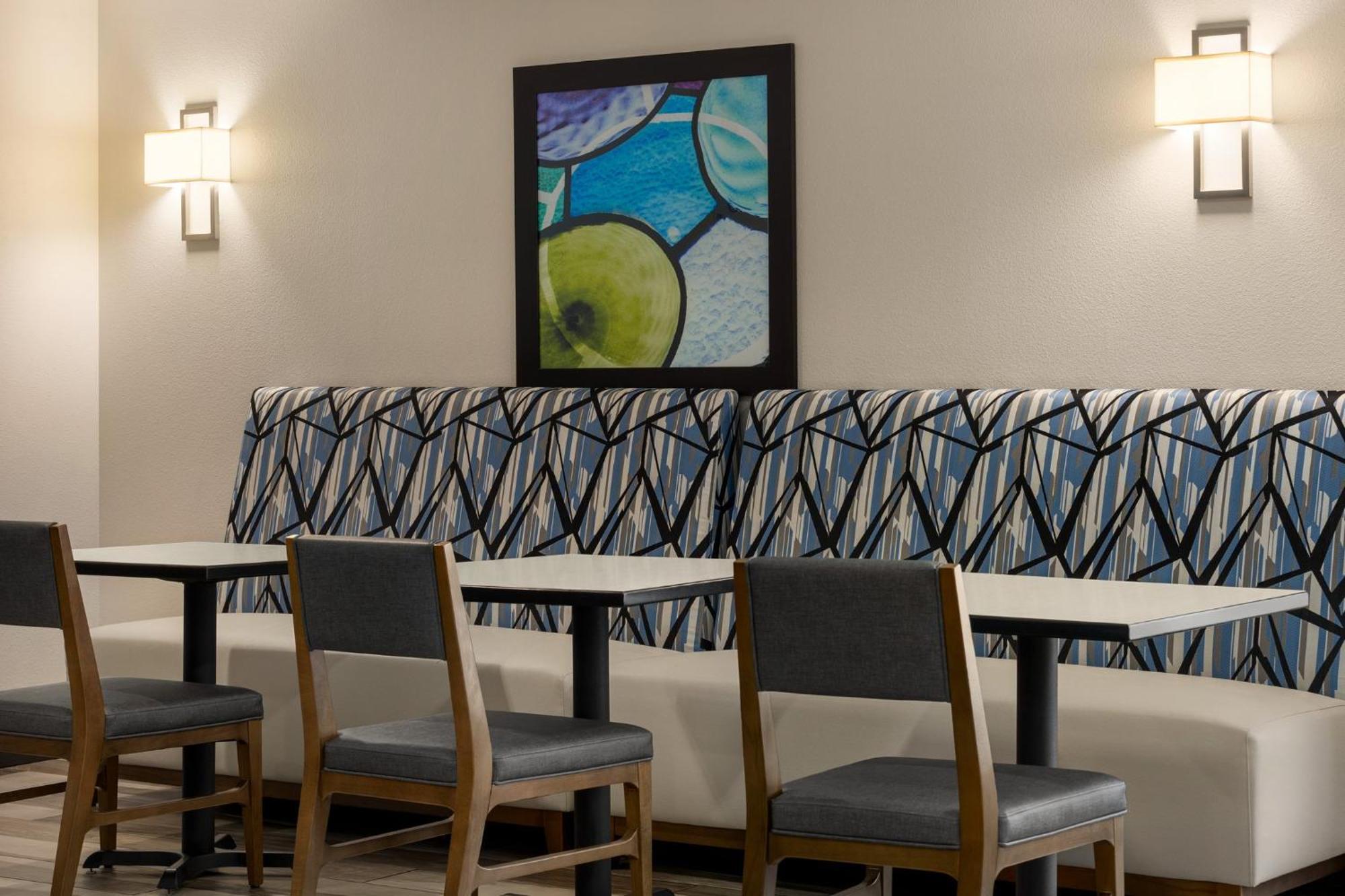 Holiday Inn Express & Suites Colorado Springs Central By Ihg Dış mekan fotoğraf