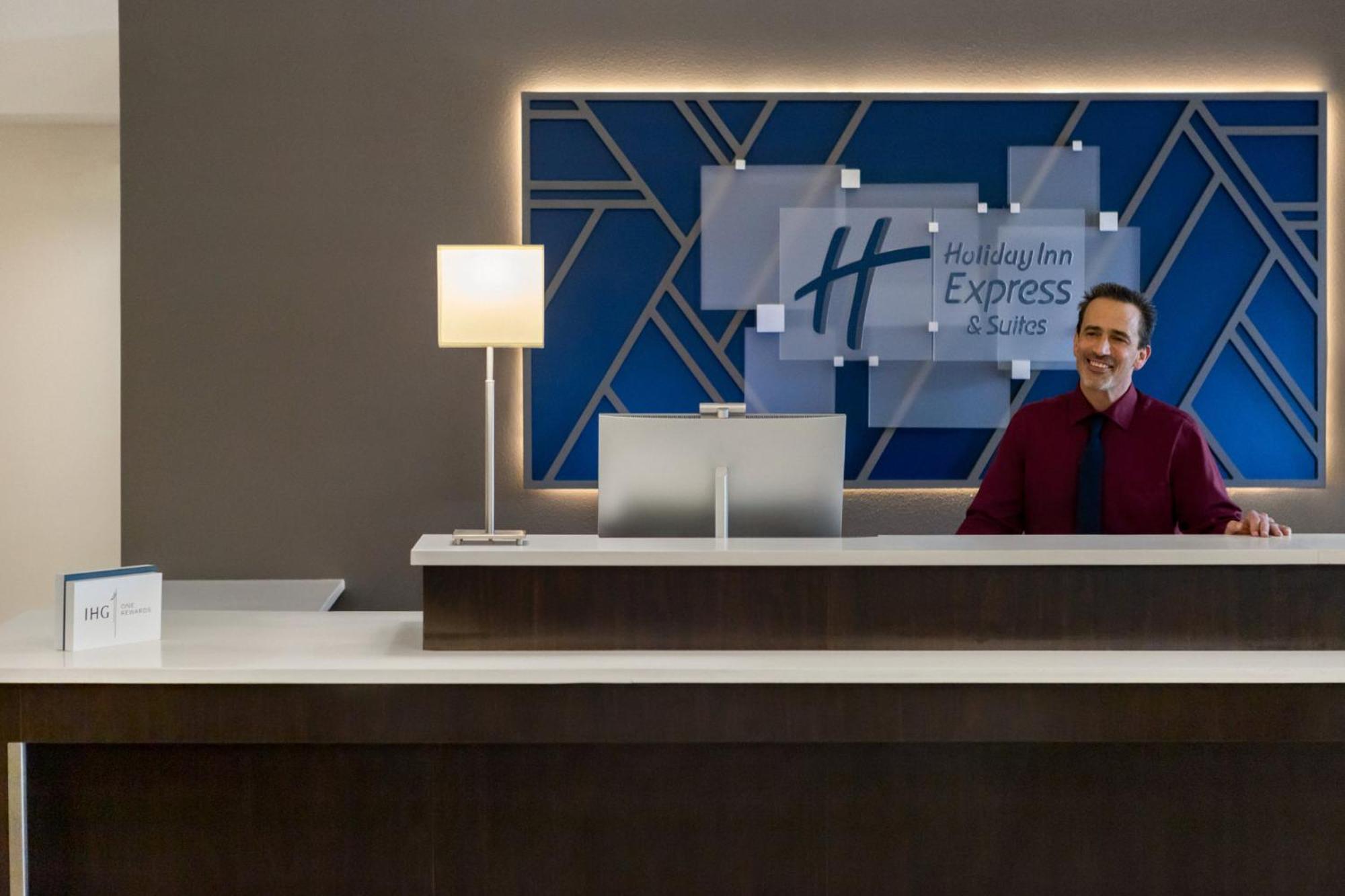 Holiday Inn Express & Suites Colorado Springs Central By Ihg Dış mekan fotoğraf