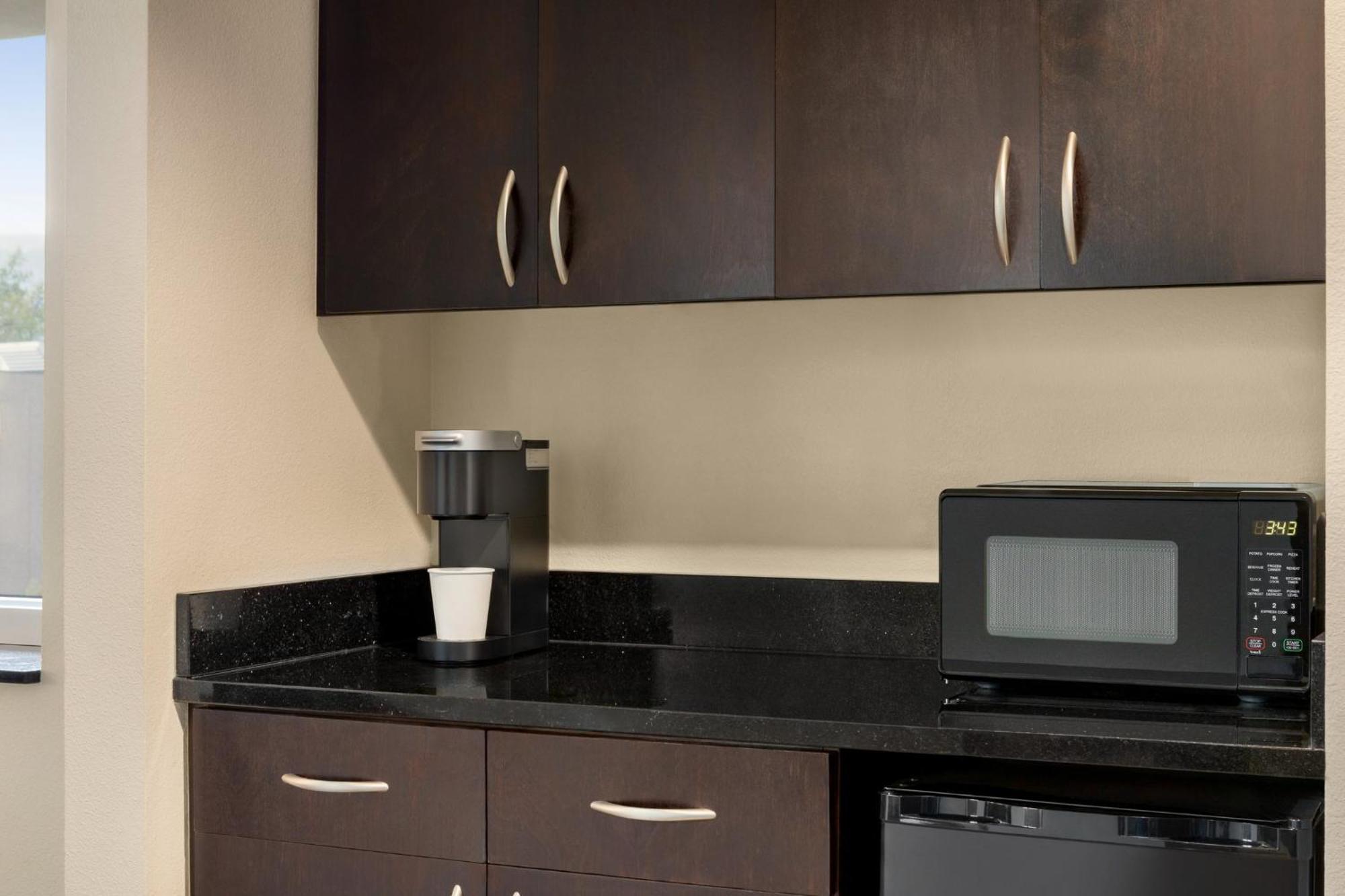 Holiday Inn Express & Suites Colorado Springs Central By Ihg Dış mekan fotoğraf